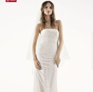 Vera Wang Strapless Wedding Gown